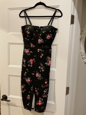 NEW NEVER WORN Material Girl Black Floral Bodycon Dress